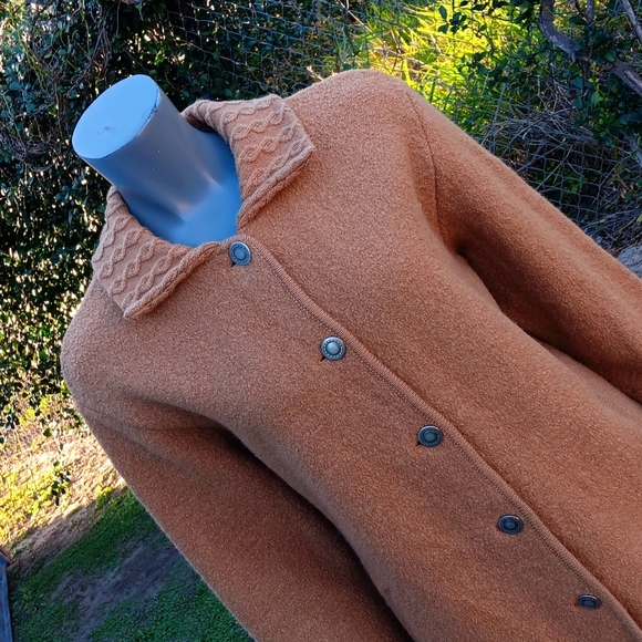 BERNARDO ESSENTIALS LADIE'S PURE WOOL SWEATER COAT W/METAL ACCENTED BUTTONS - Picture 4 of 17